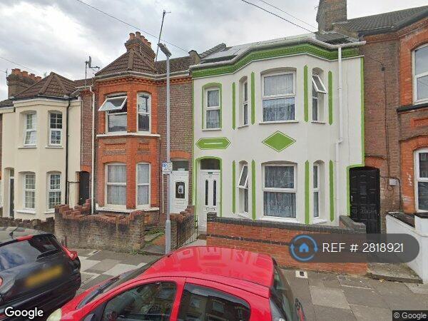 Main image of property: Lyndhurst Road, Luton, LU1
