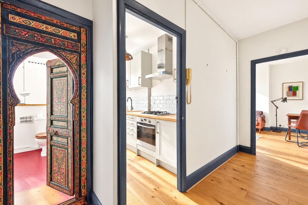 Apartment in London - More