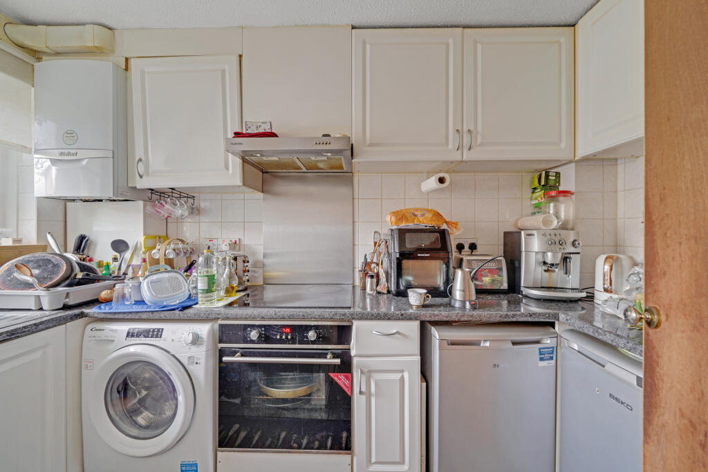House in Twickenham - View 5