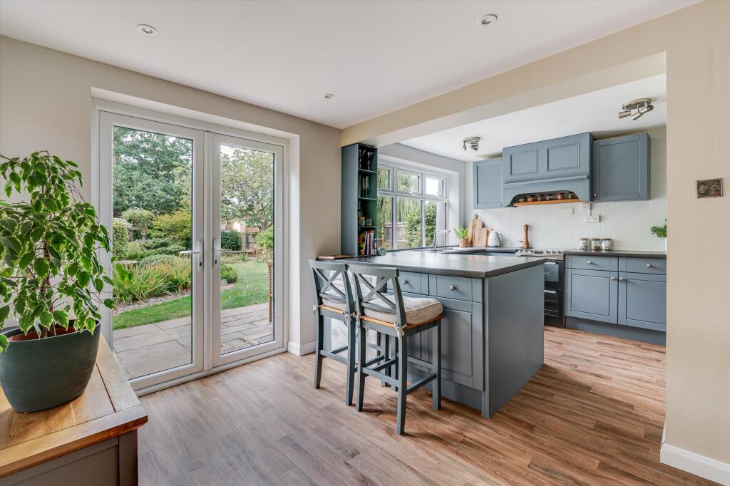 House in Guildford, Surrey - View 3