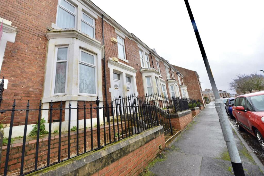 2-bed flat on Brighton Road, Gateshead, £59,950