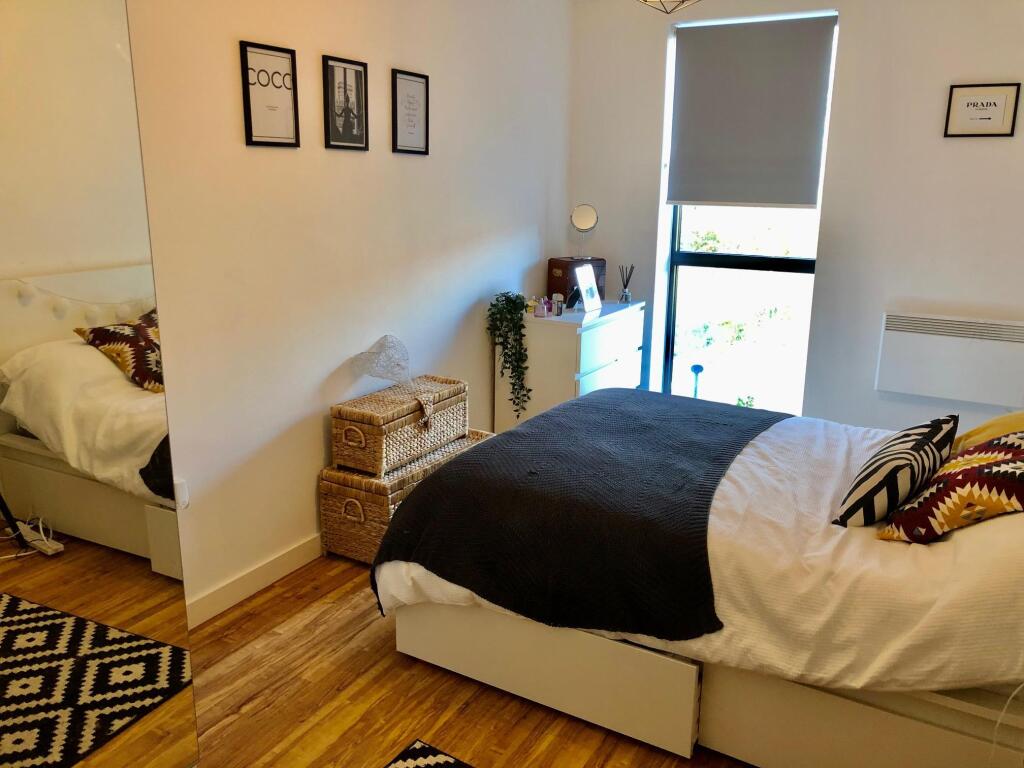 Apartment in Leeds, West Yorkshire - More