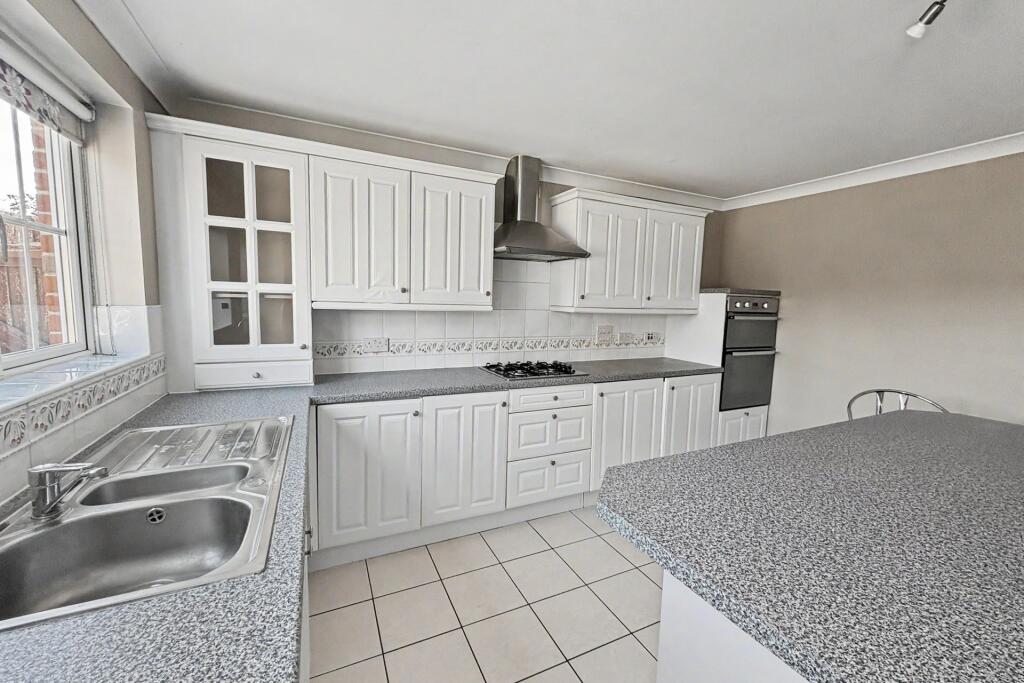 Verwood photo 4