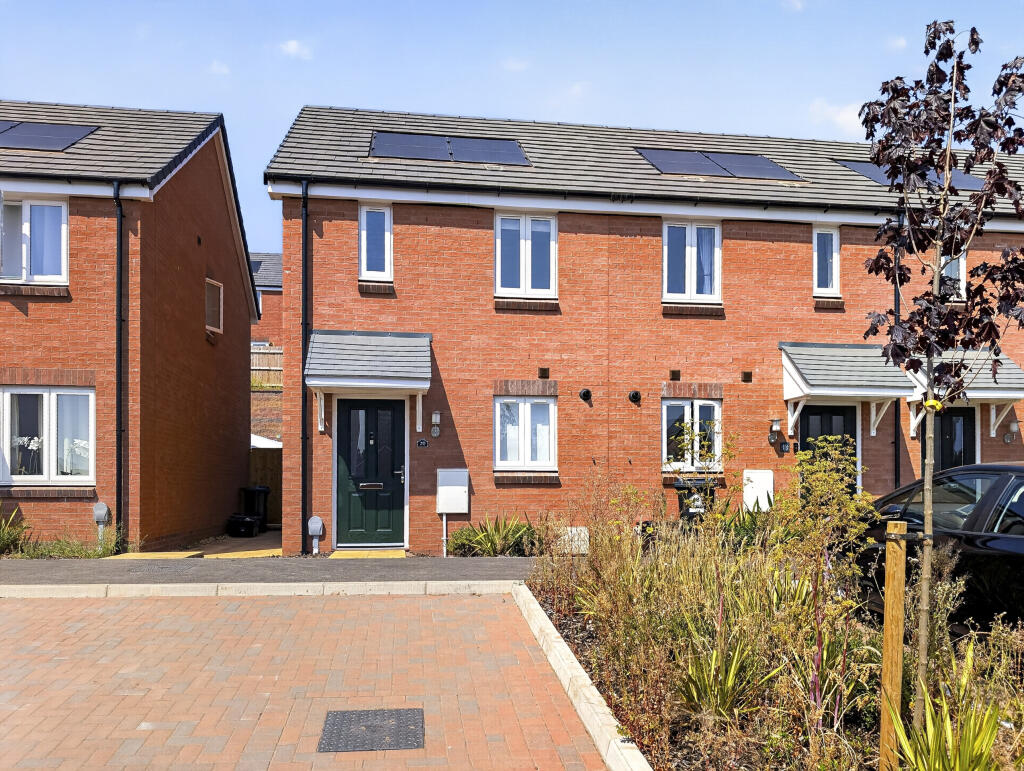 2-bed terraced on Goodiford Crescent, Cullompton, Devon, EX15 1ZS, £240,000
