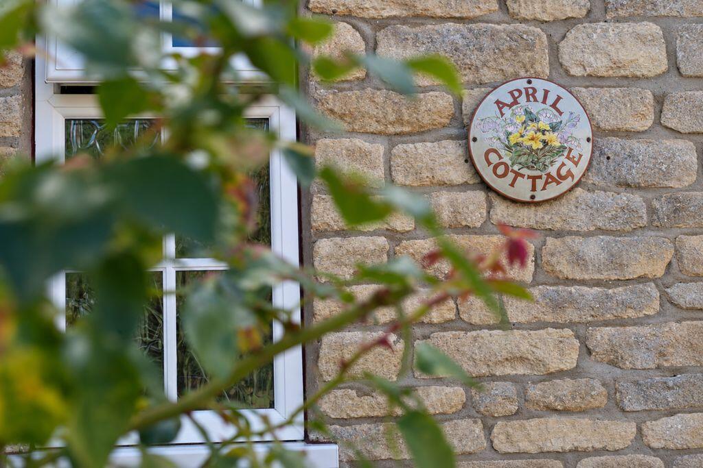 House in South Kesteven, Heydour - More