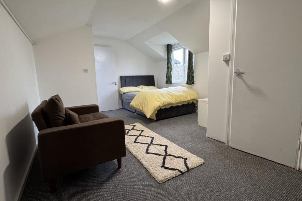 Main image of property: Starling Walk, Hampton,  TW12