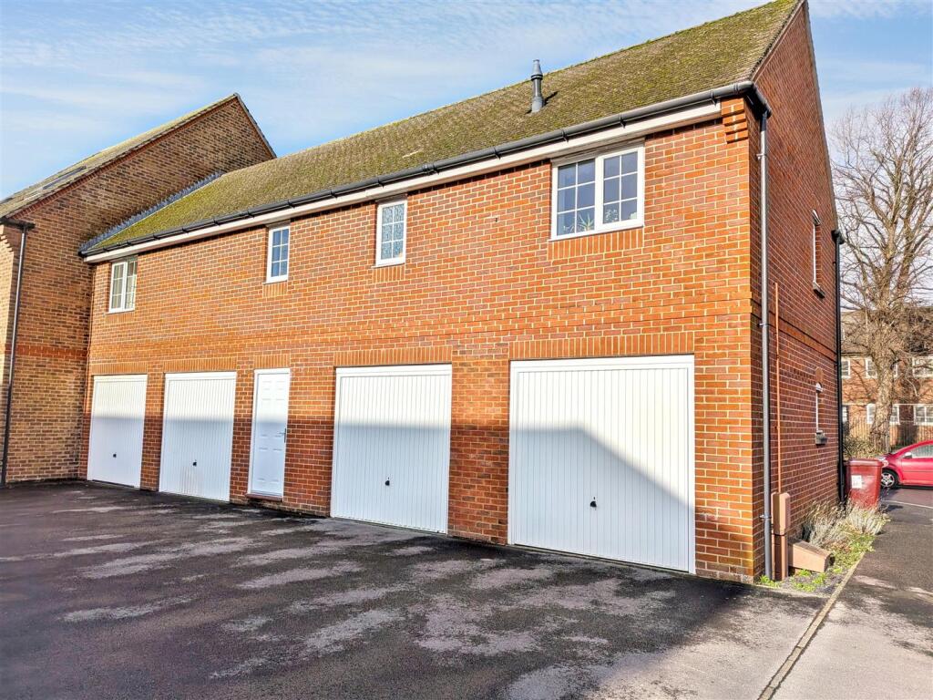 House in Portsmouth - View 5