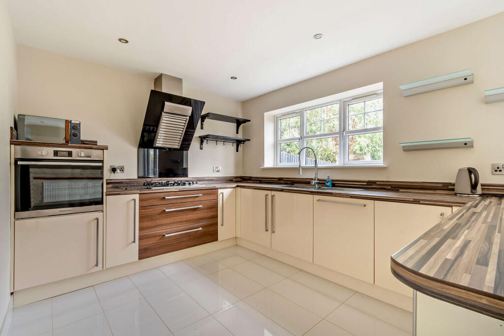 House in Rushcliffe, Nottinghamshire - View 3