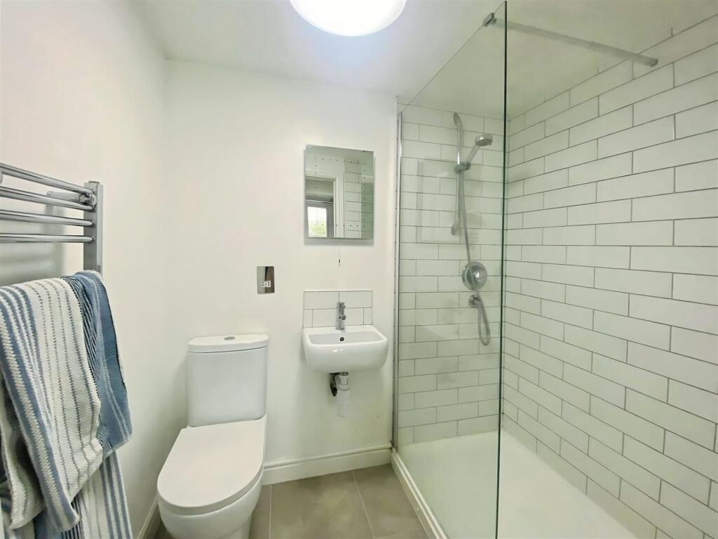 Apartment in Watford - View 4