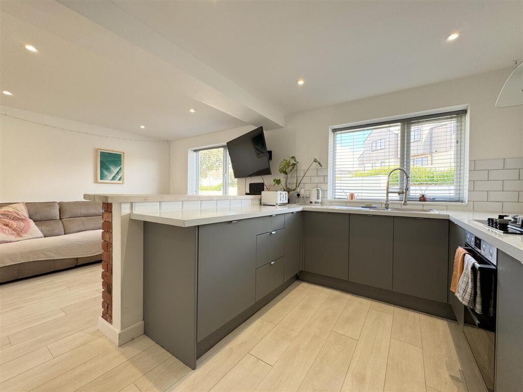 Century Court, Newquay, TR7 photo 2