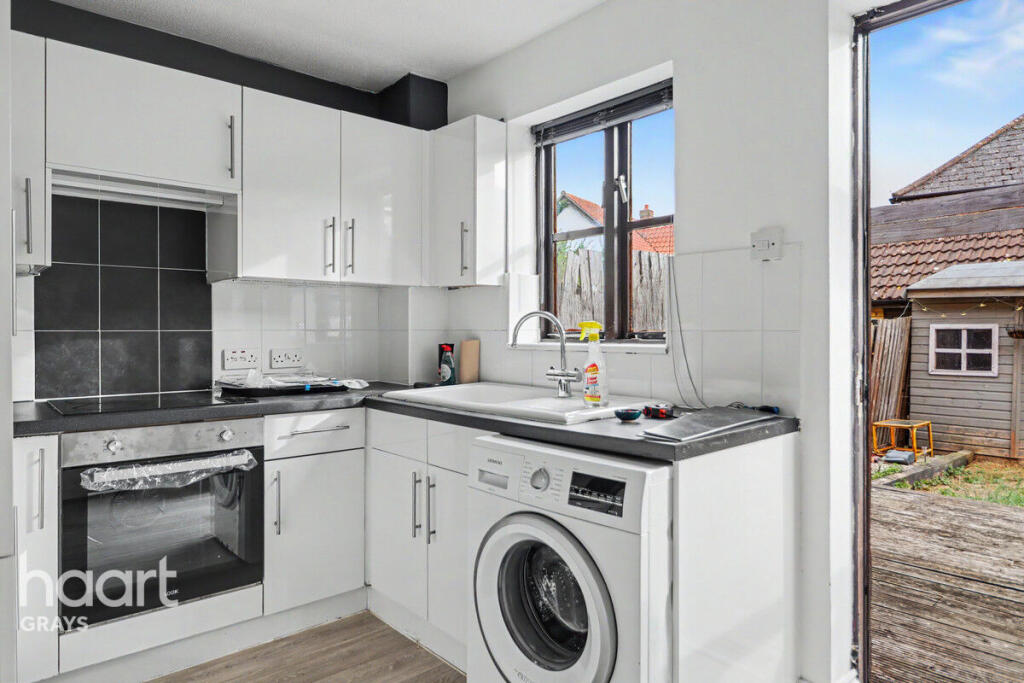 House in Southend-on-Sea - View 5