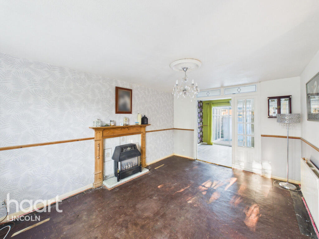 House in Lincoln - View 3