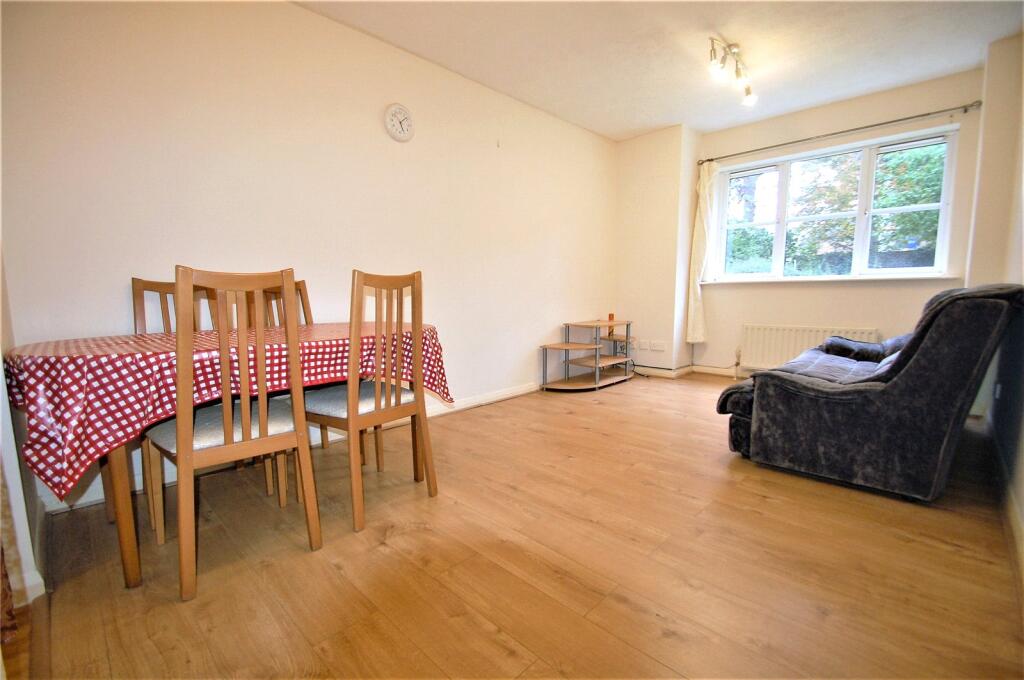 Turner Close, Wembley, HA0 photo 4