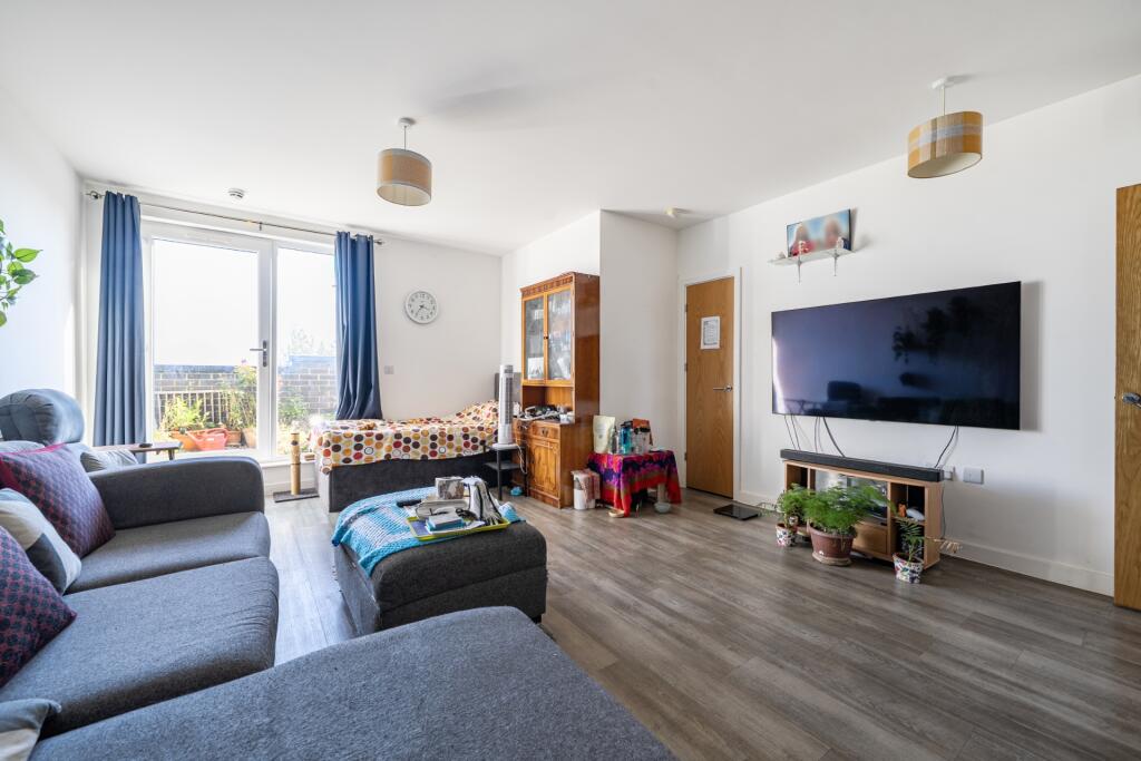 Apartment in London - View 3