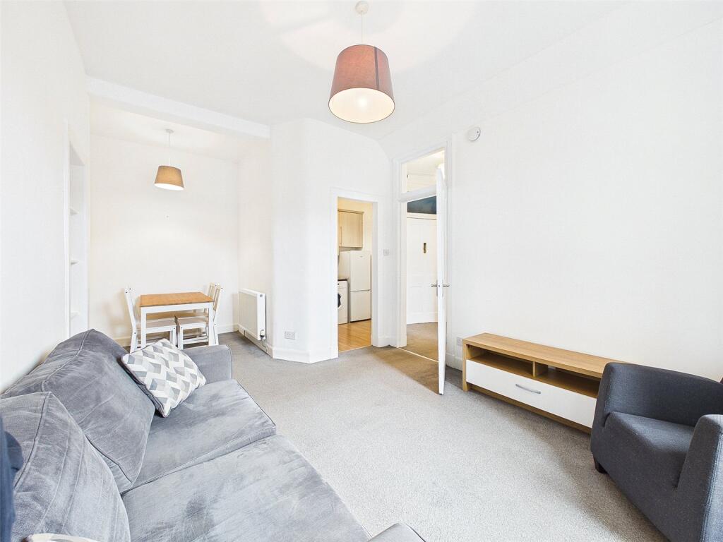 Apartment in Edinburgh - View 3