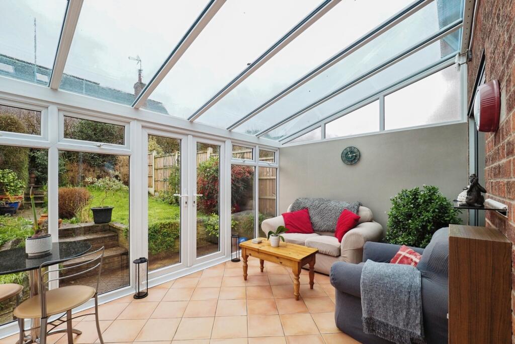 House in Nottingham, Bramcote - View 3