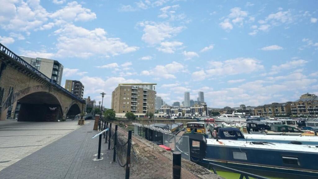 Island Row, London, E14 photo 3