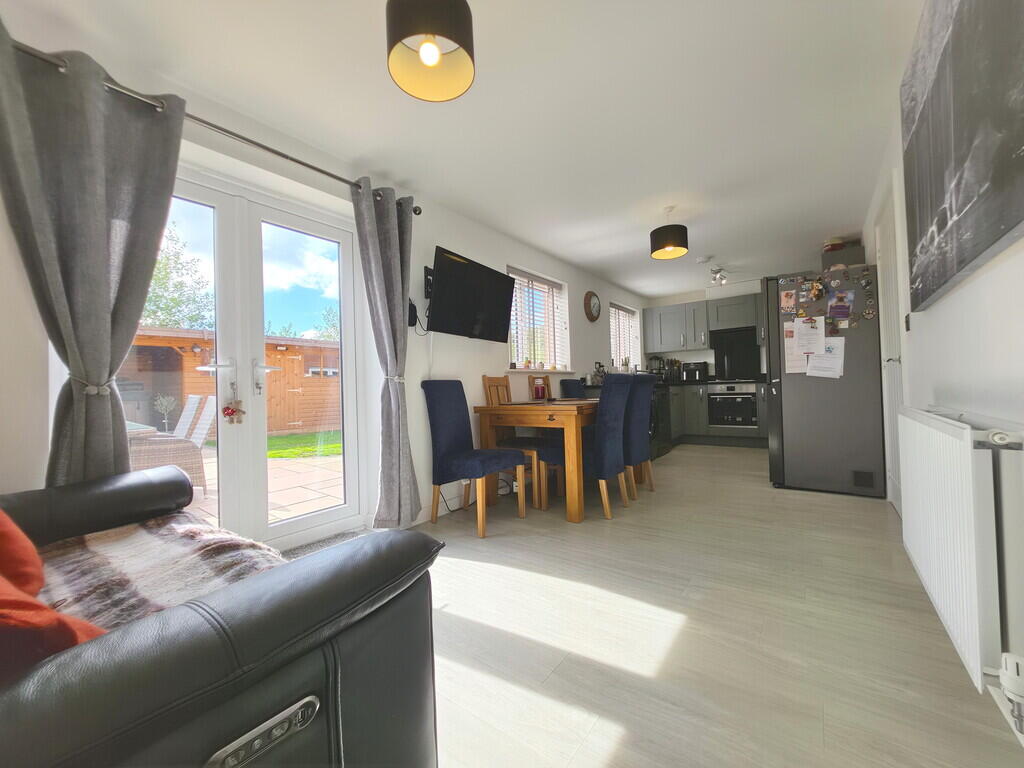 House in Newcastle-under-Lyme, Kidsgrove - View 2