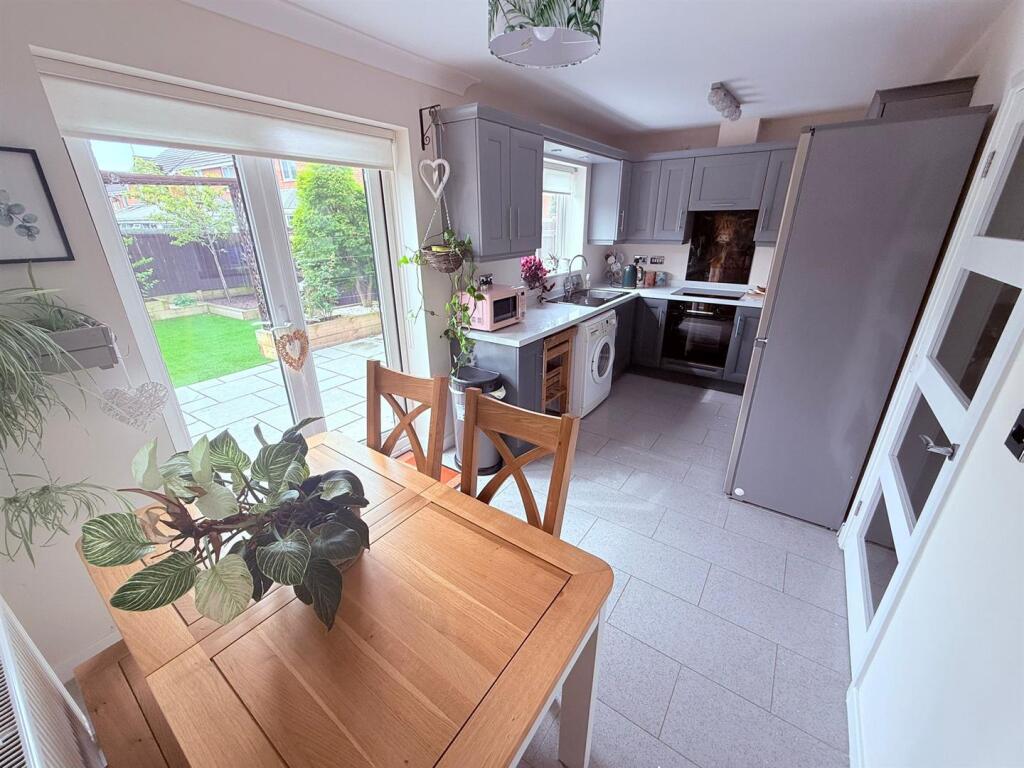 Mildenhall Close, Great Sankey, Warrington photo 4