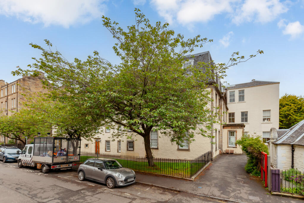 Main image of property: Flat 2, 15 Orwell Place, Edinburgh, Midlothian, EH11 2AD