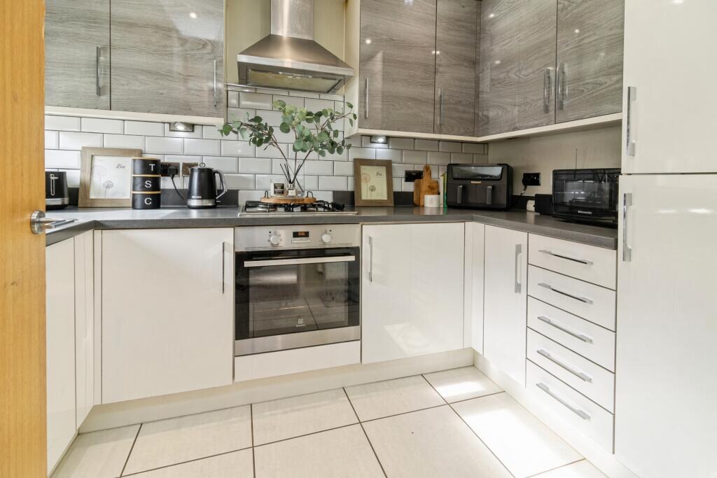 House in Luton - View 4
