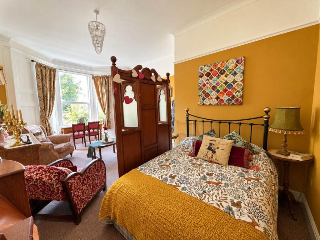 Apartment in Bristol - More