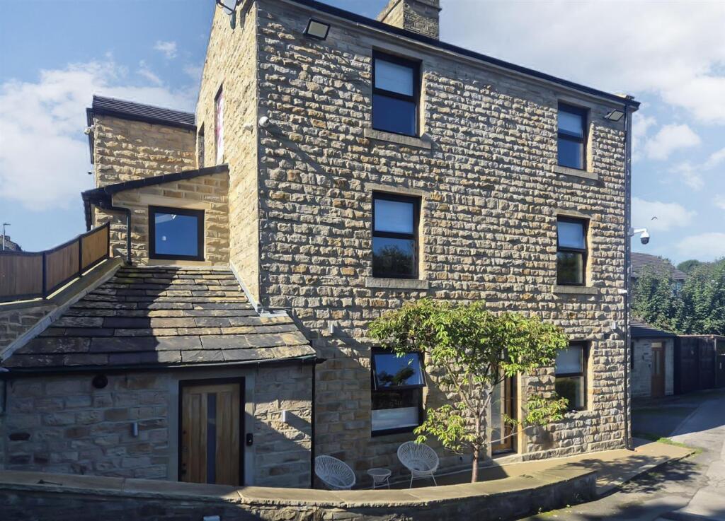 Main image of property: 6 Chapel Street, Wibsey, Bradford, West Yorkshire, BD6 1NG