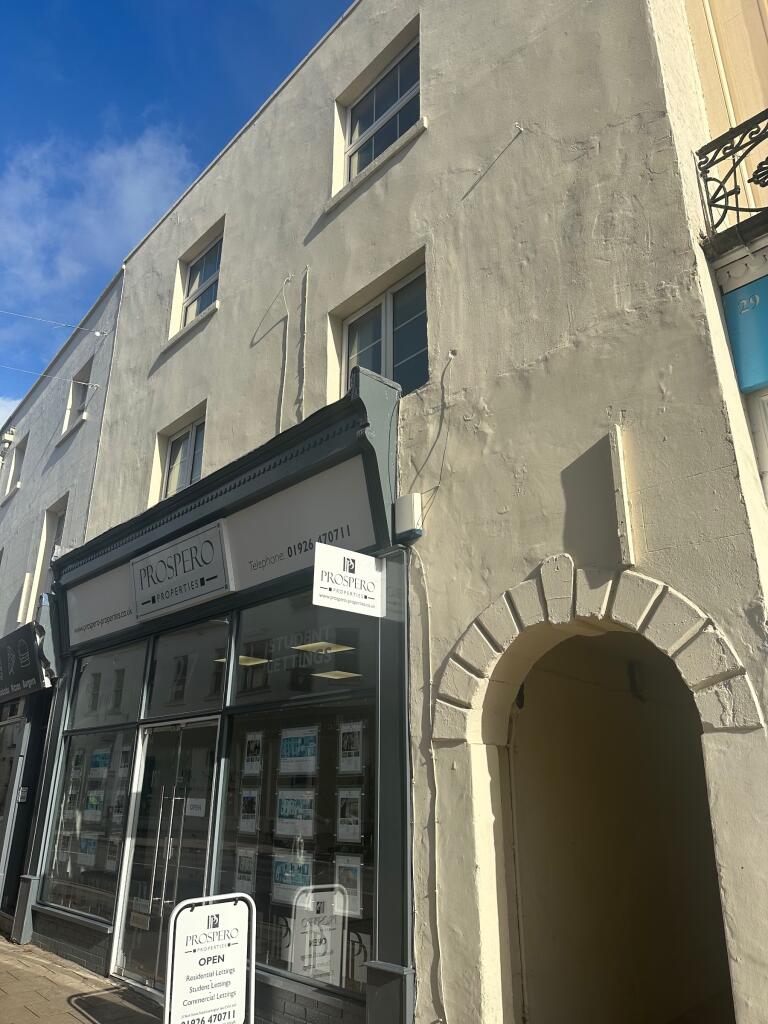 Main image of property: Flat A, 27 Bath St,  CV31 3AF