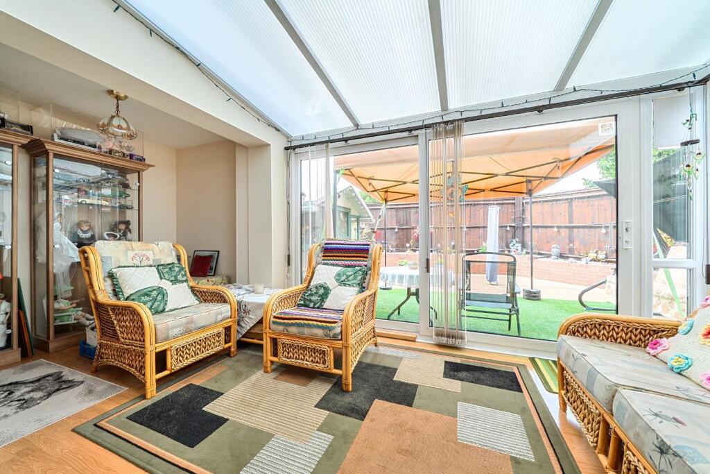 House in Havant, Hampshire - View 4