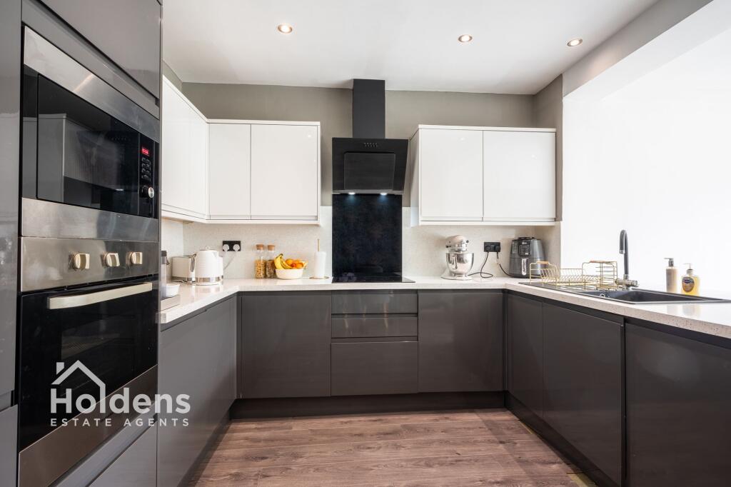 Leyland Road, Penwortham, PR1 - More