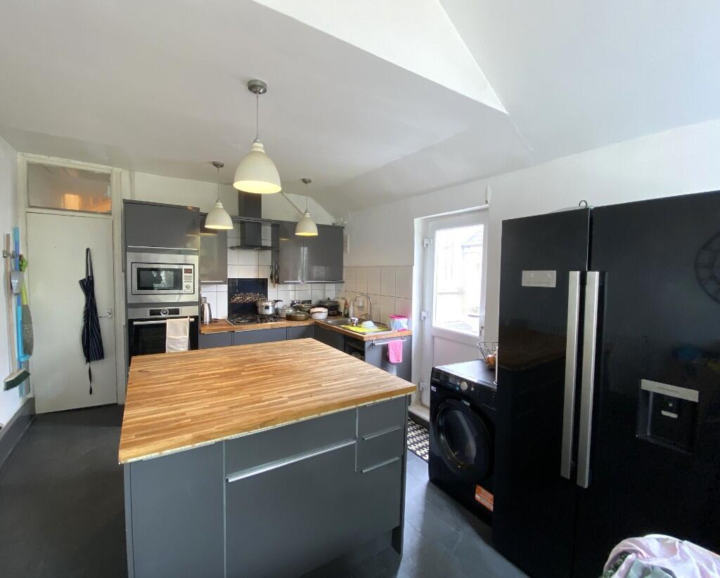 Main image of property: Splott Road, Cardiff(City), CF24