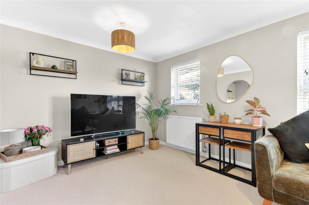 Warren Down, Bracknell, Berkshire, RG42 photo 3