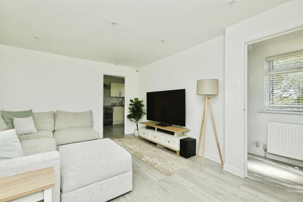 Brier Close, Waterthorpe, Sheffield photo 4