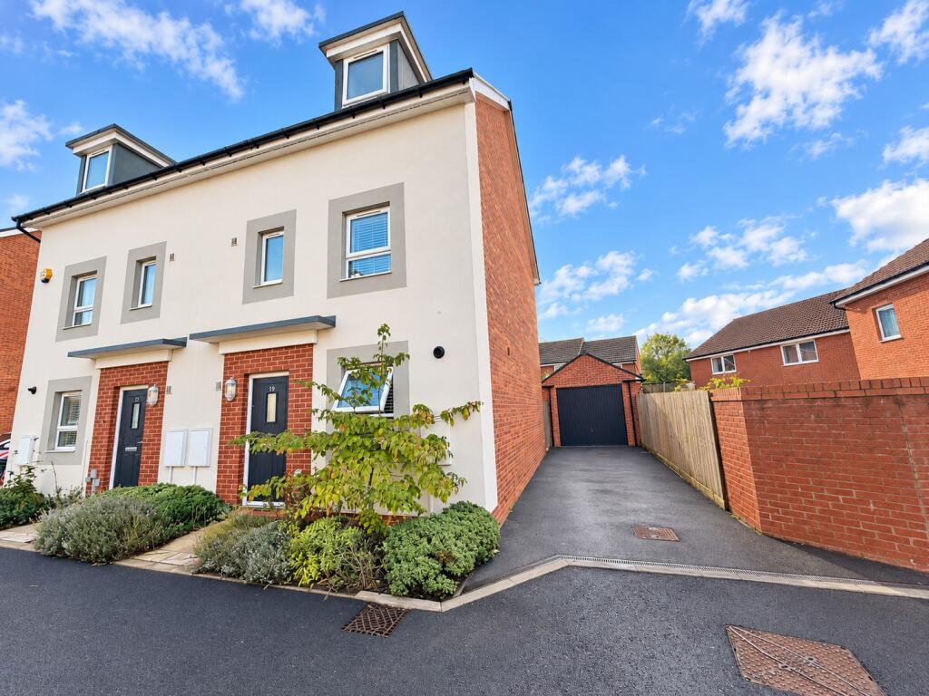 4-bed house on Crocus Road, Emersons Green, Bristol, £465,000