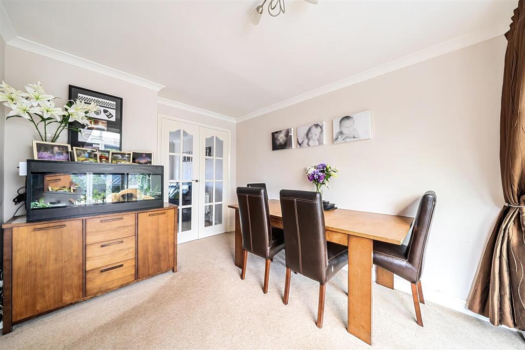 Wyndham Close, Yateley - View 3