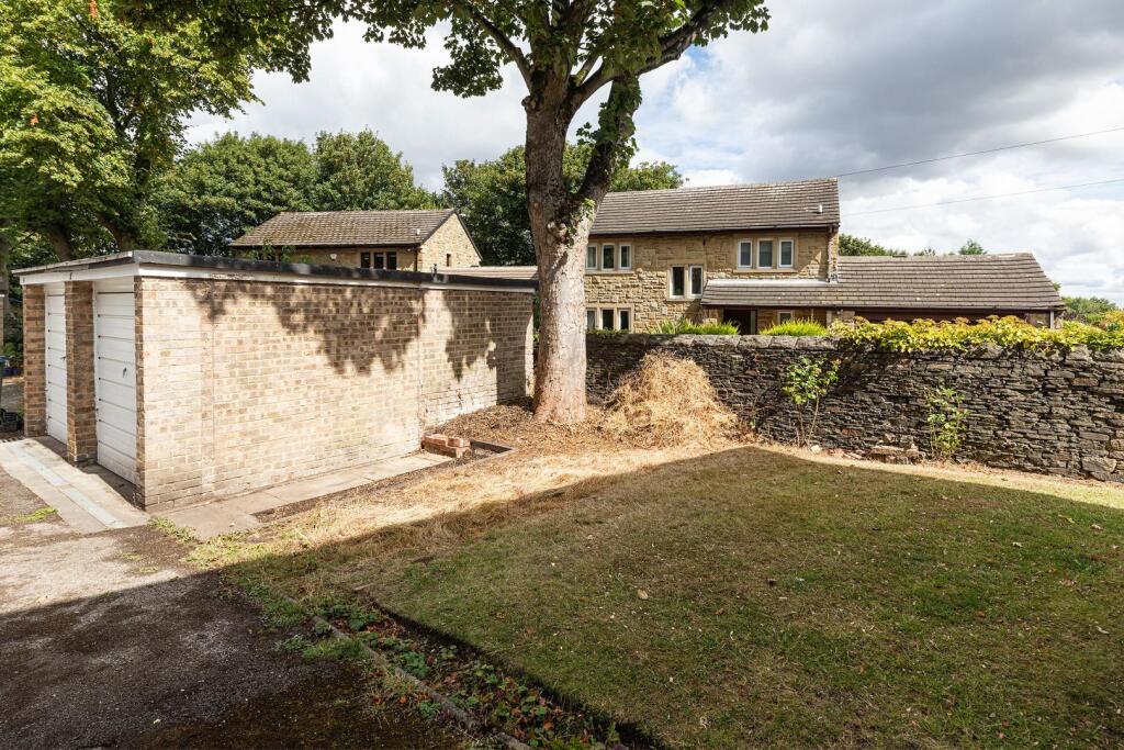 Apartment in Huddersfield - View 4