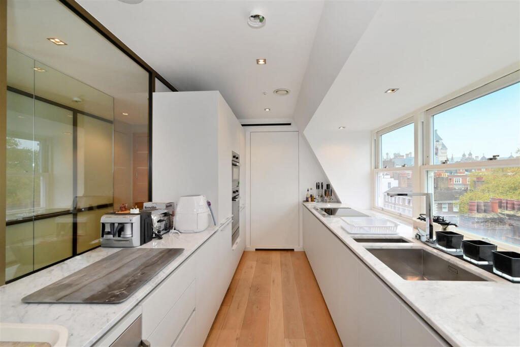 Apartment in London - View 4