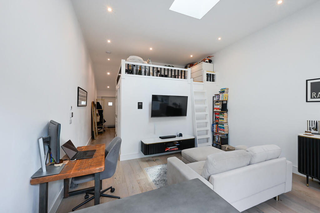 Apartment in London - View 4