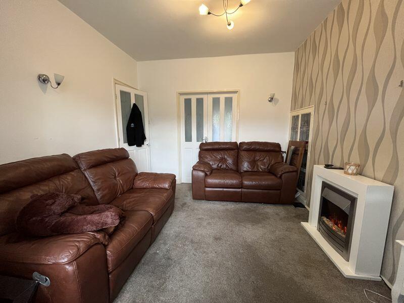 House in Leeds, Farsley - View 3