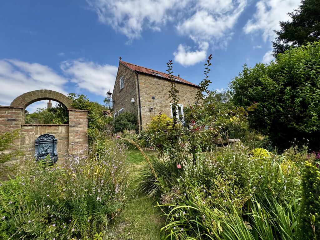House in Lincoln - View 5