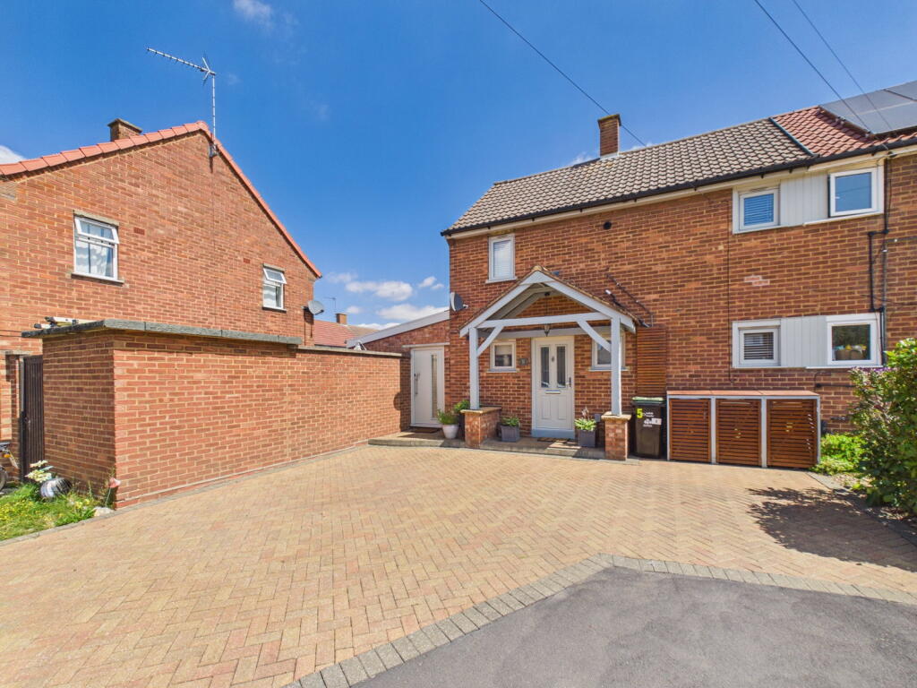 Main image of property: Teal Close, Ipswich