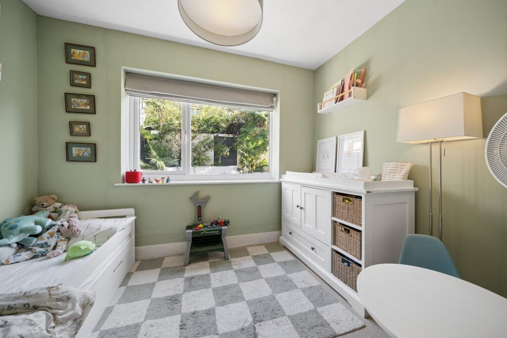 Apartment in London - More