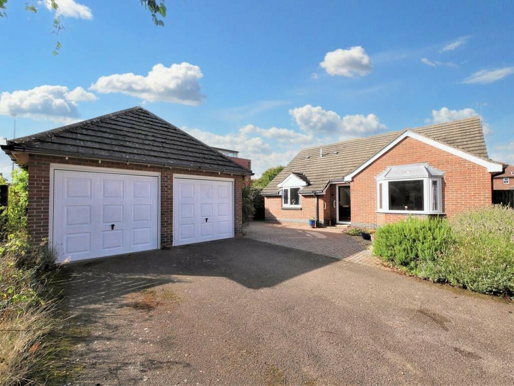 3-bed detached on Kesgrave, Ipswich, Suffolk, £390,000