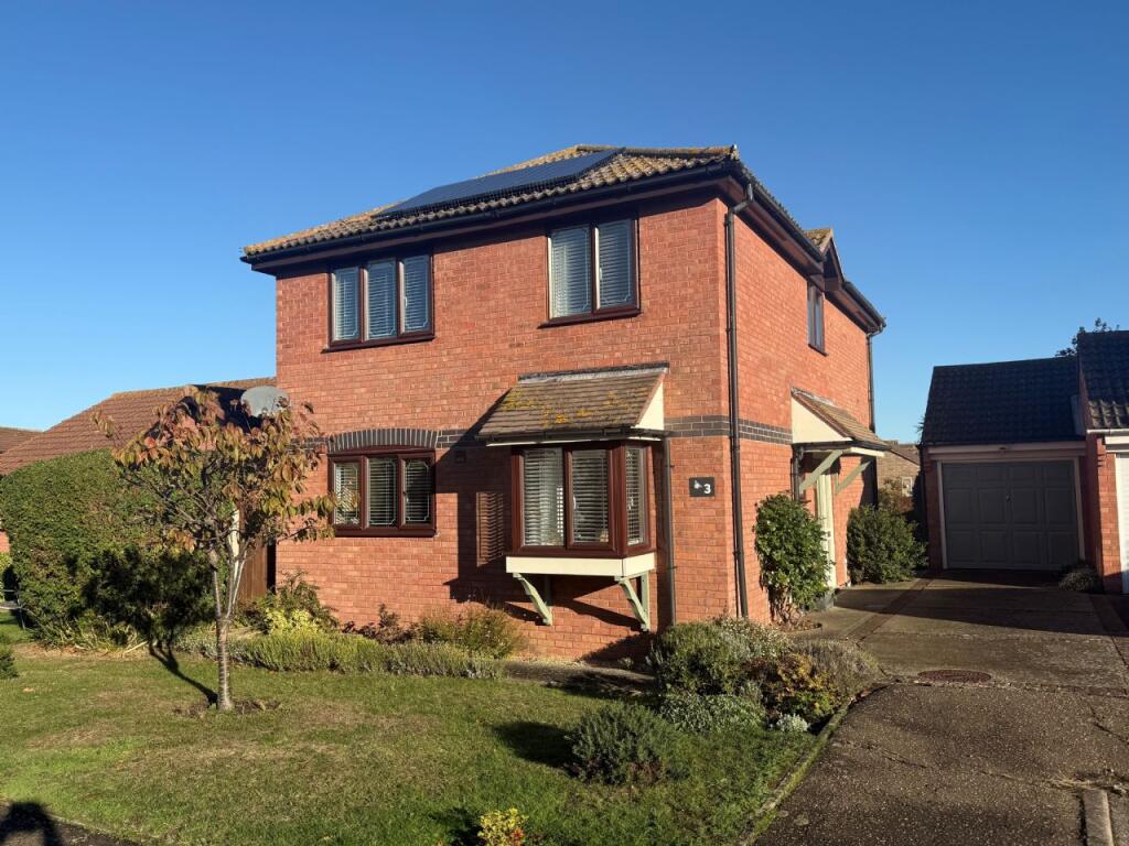 4-bed detached on Wimborne Gardens, Kirby Cross, £390,000