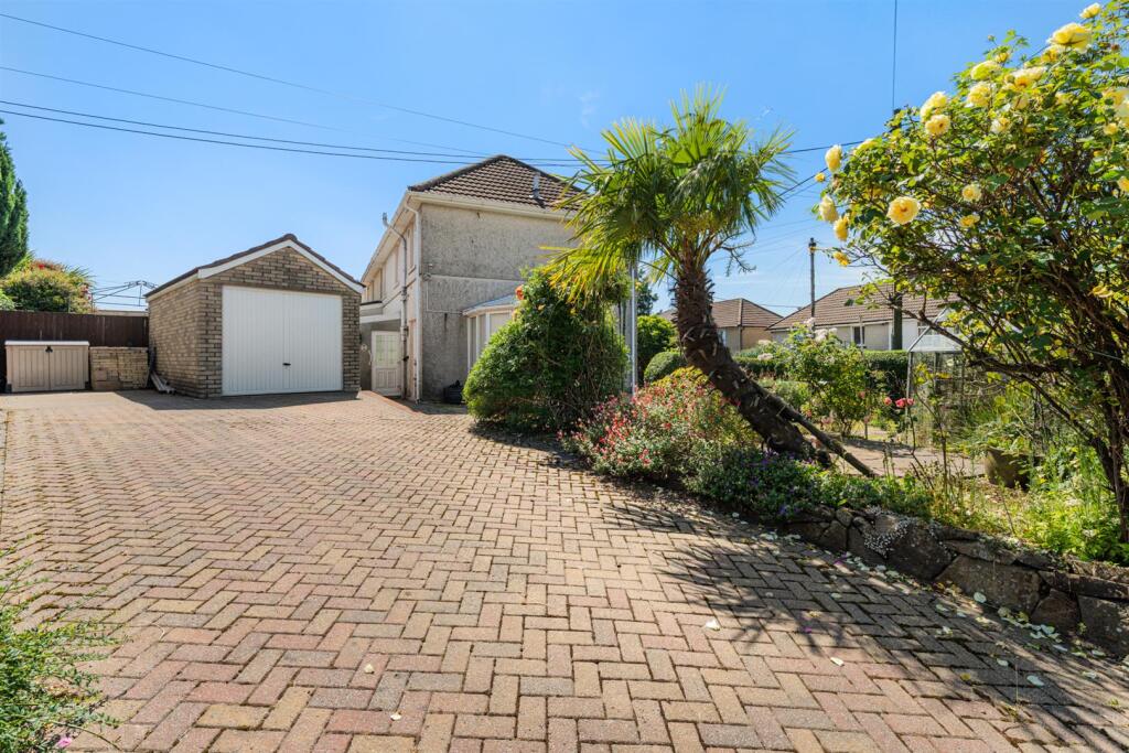 Main image of property: Hillcrest, Garndiffaith, Pontypool