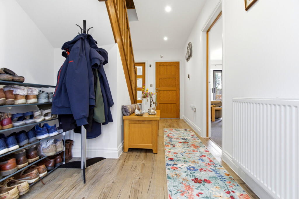 House in Gloucester - View 4