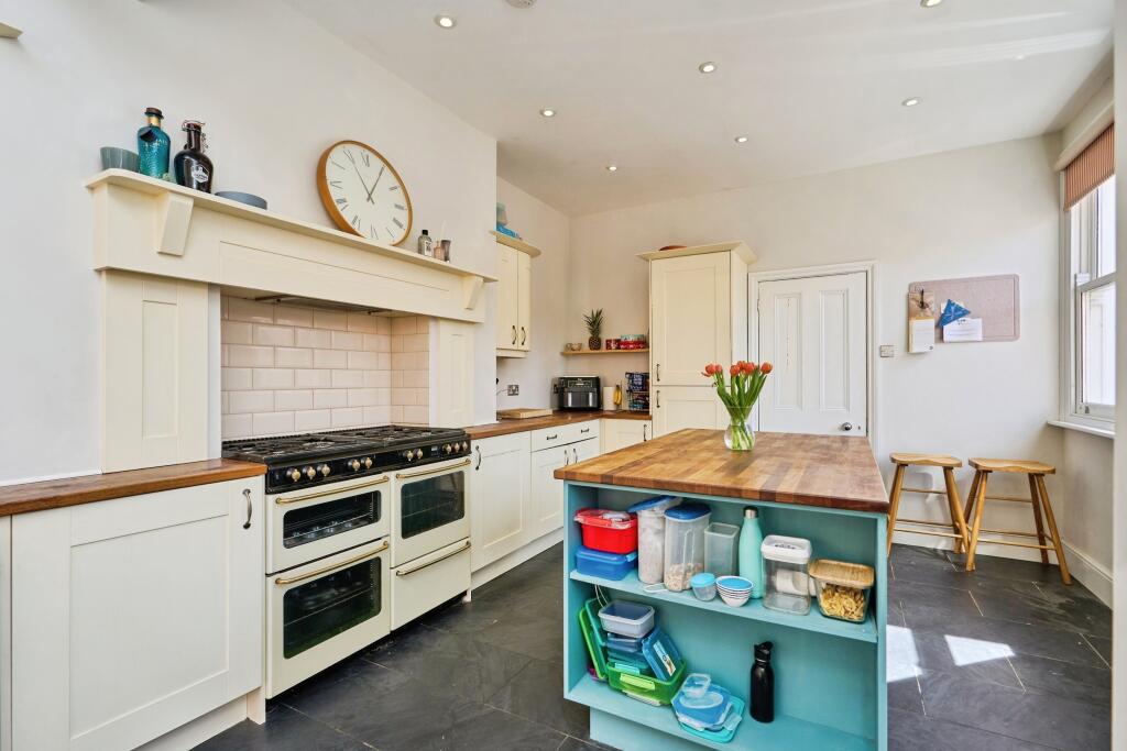 House in Sandown, Yaverland - View 5