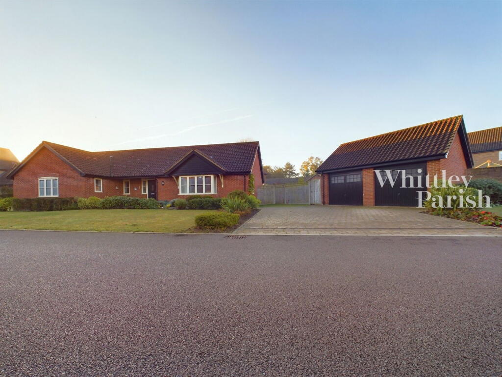 4-bed detached on Hunts Mead, Forncett St. Peter, Norwich, NR16 1JB, £475,000