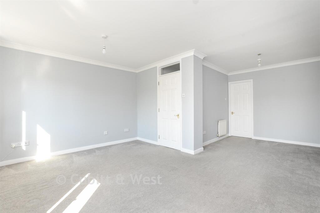 House in Reigate and Banstead, Meadvale - More