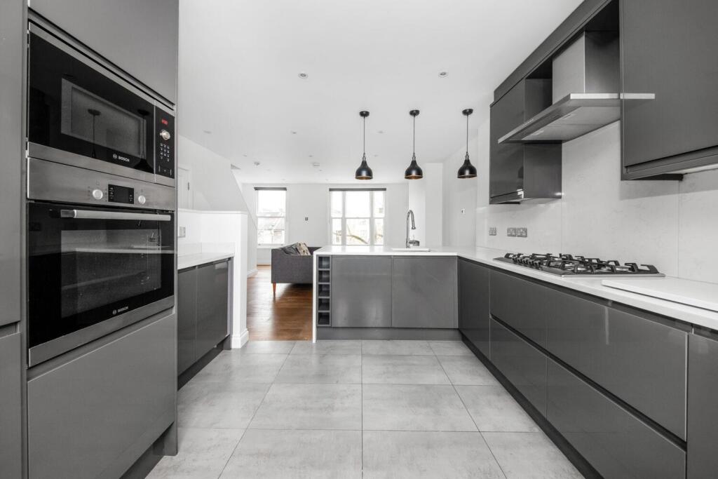 Apartment in London - View 3